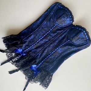 Vintage Y2K Frederick’s of Hollywood Blue Corset